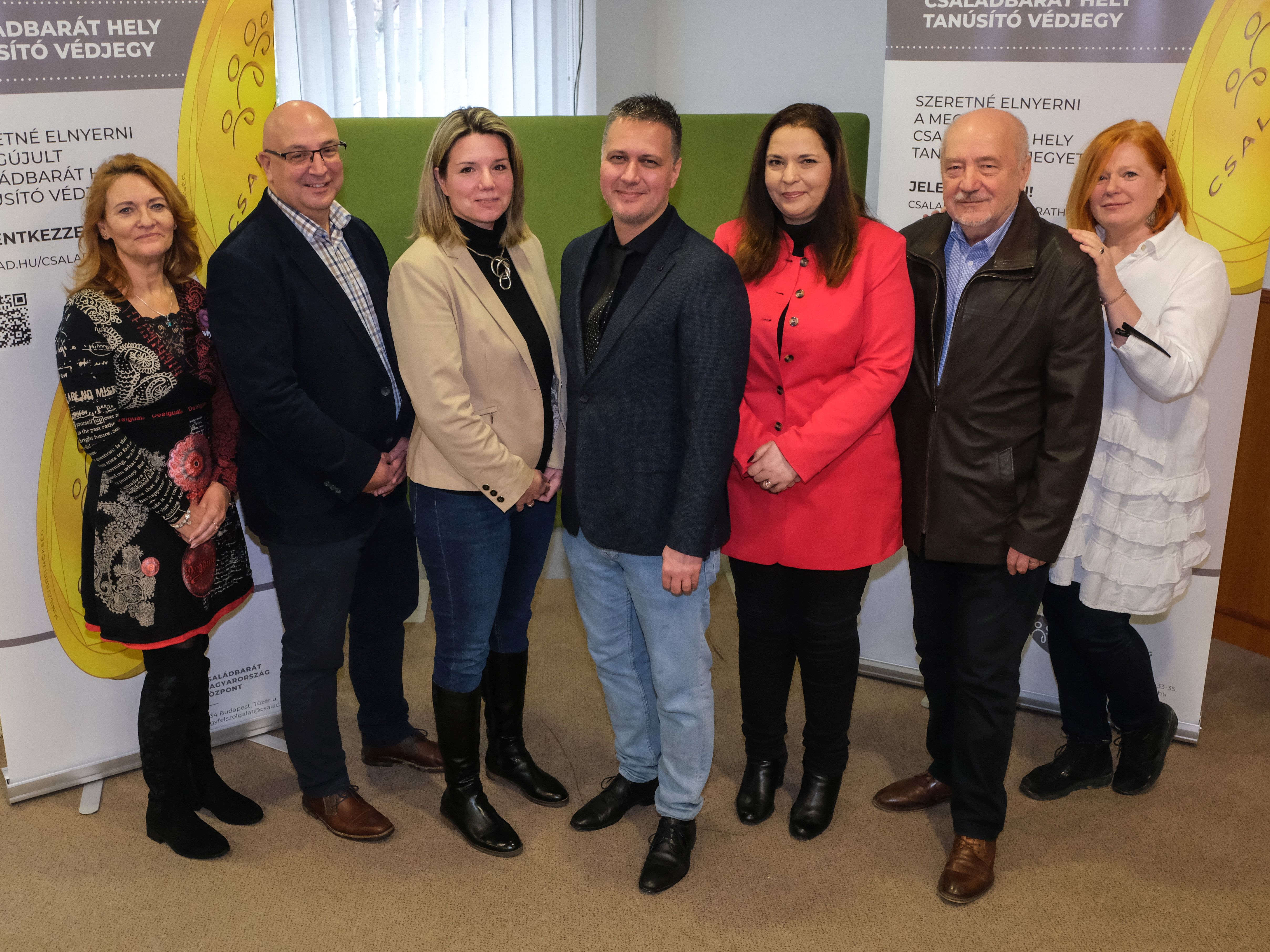 Jelentős mérföldkő előtt a Családbarát Hely tanúsító védjegy