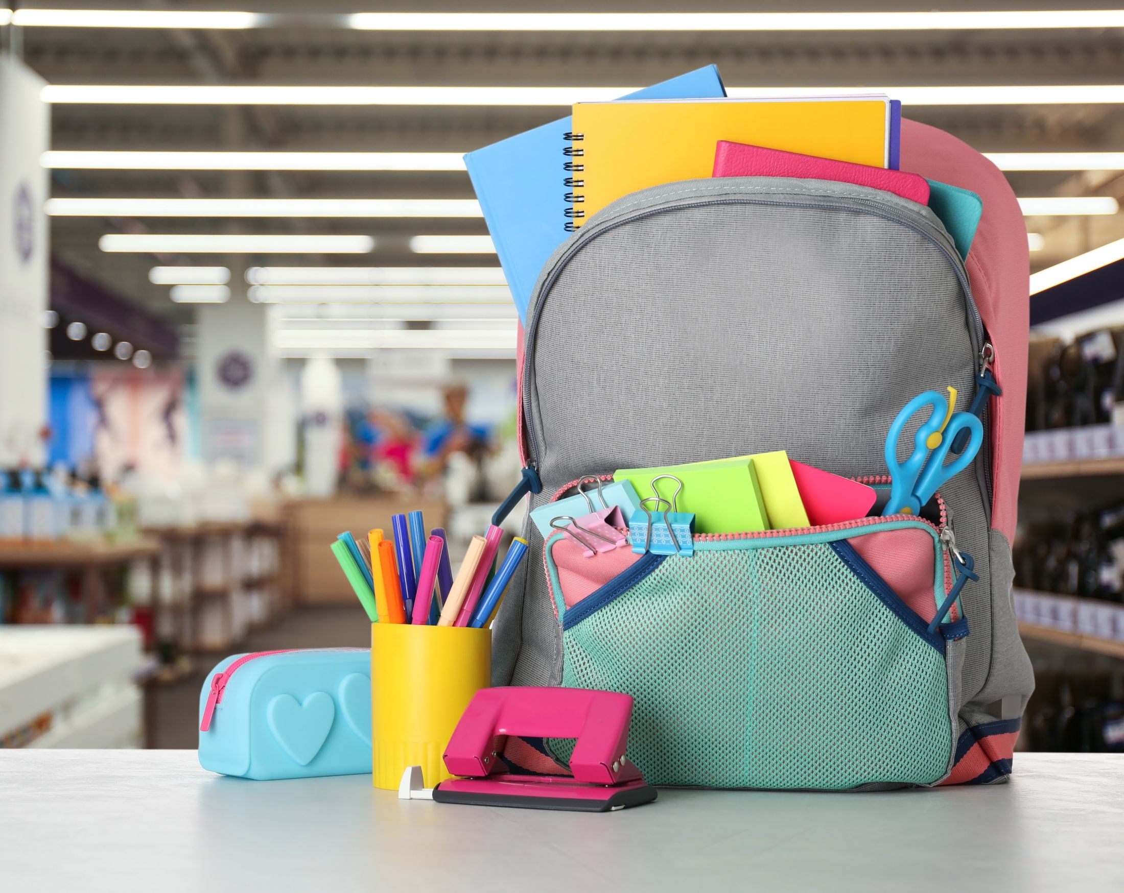 Idén is gyűjt tanszereket a NOE