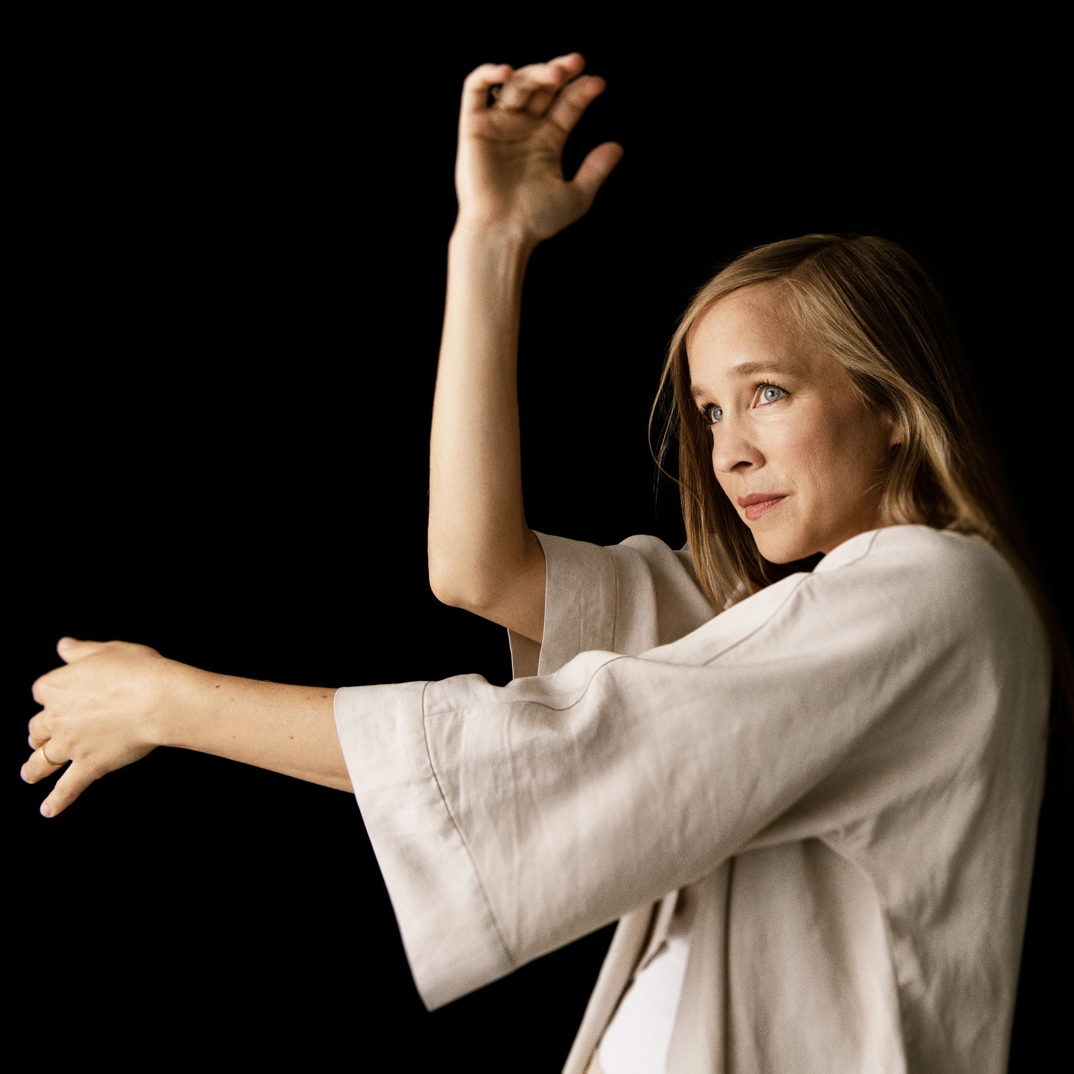 Babát vár Harcsa Veronika énekesnő