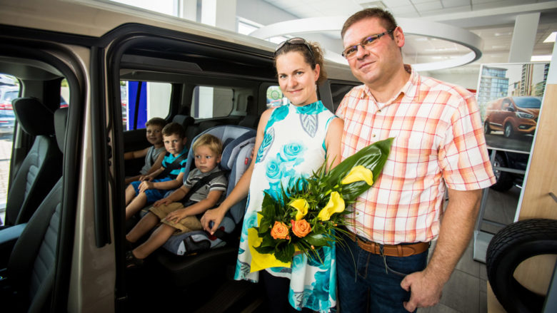 Már forgalomba helyezték az első, támogatással vásárolt autókat