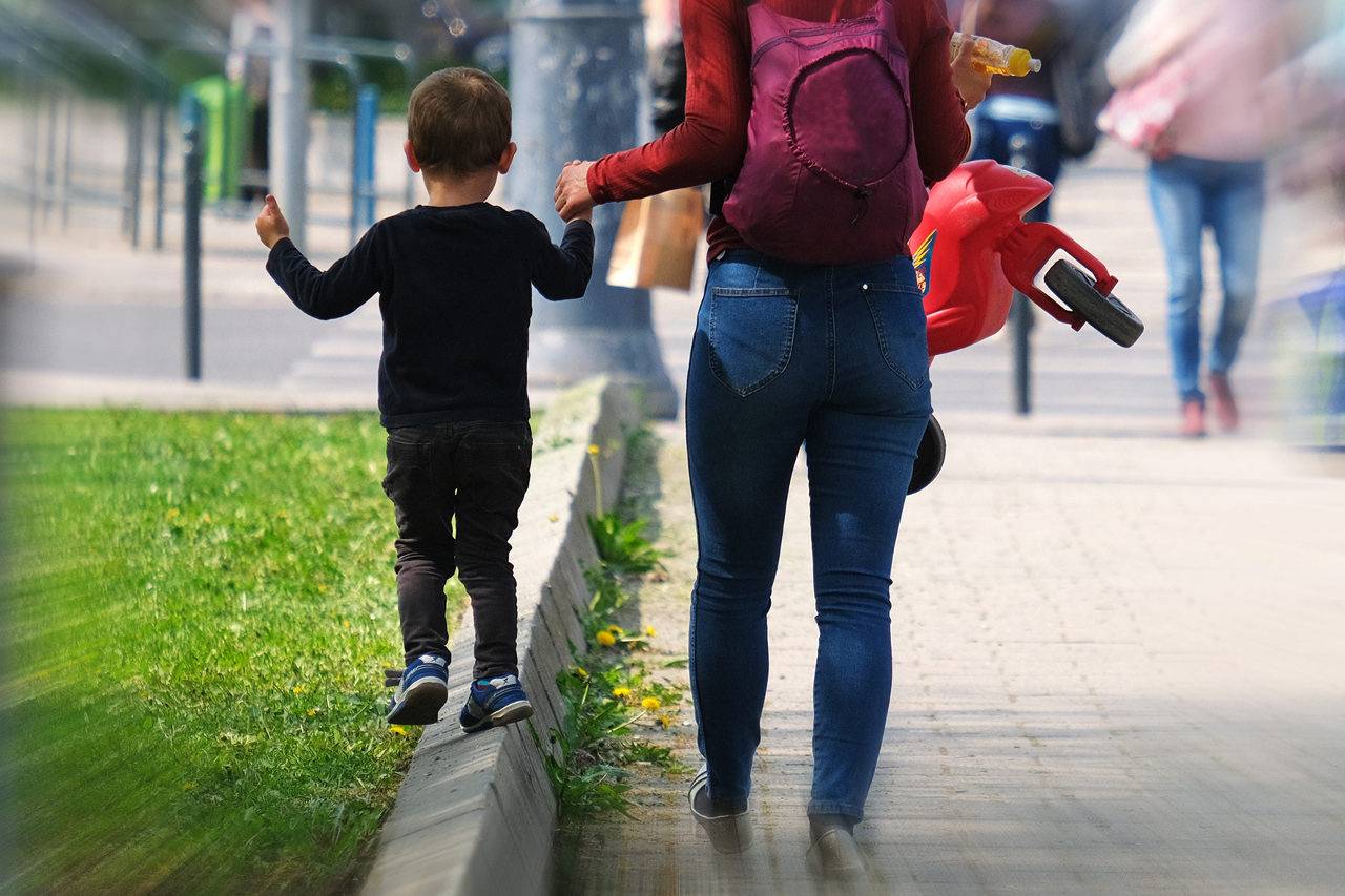 Havi 40 ezer forintot kaphatnak a munkába álló szülők