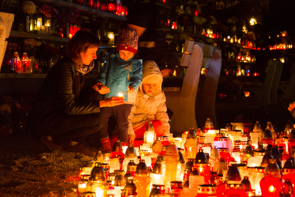 Szóljon a családi megemlékezésről a halottak napja