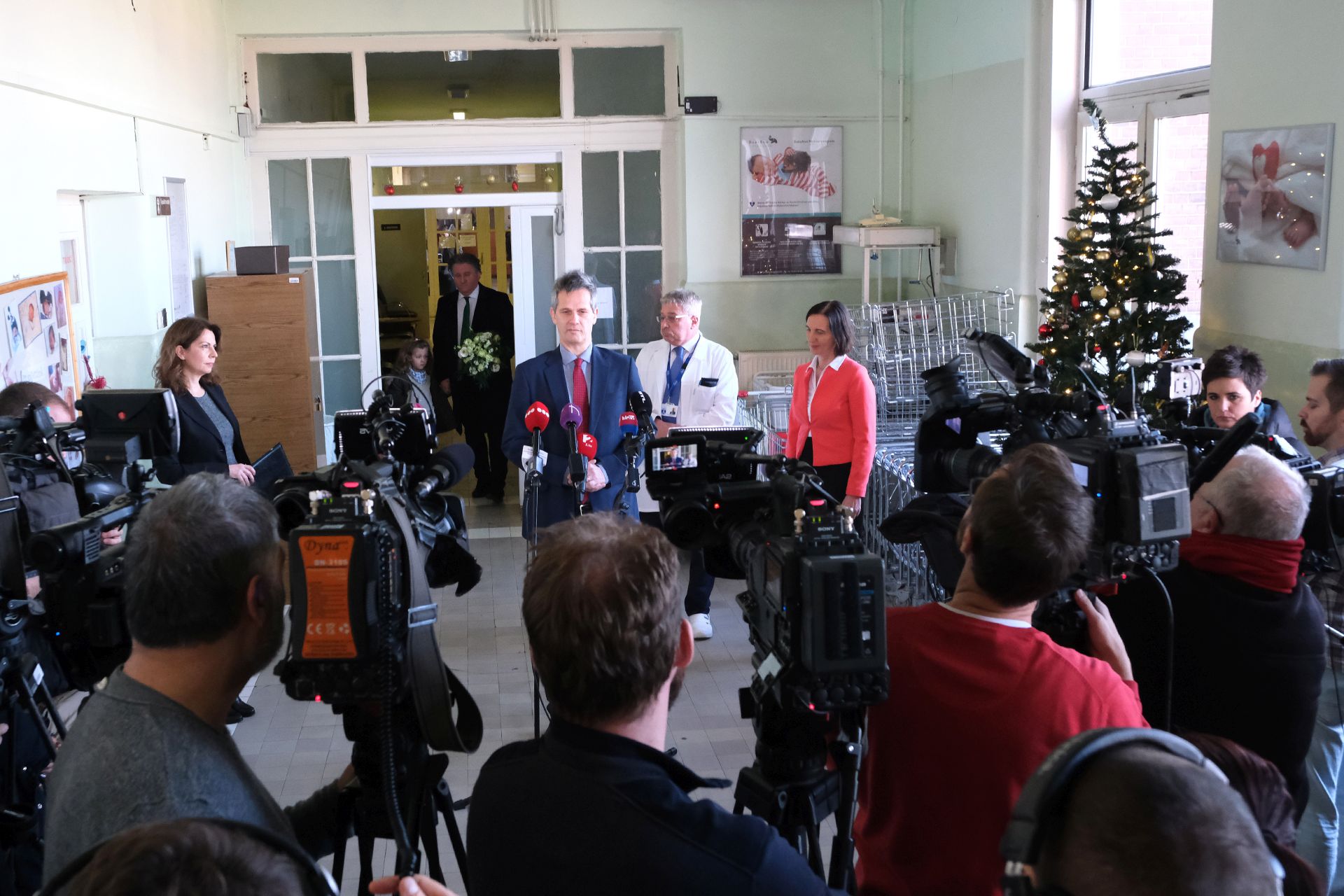 Az új év első újszülöttjeit köszöntötték