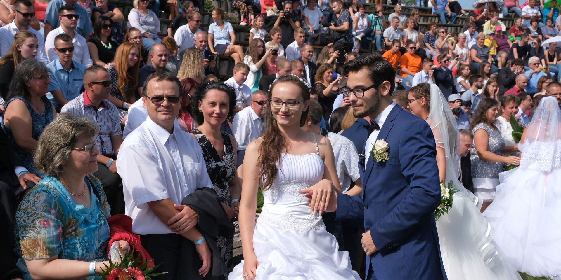 Esküvő több ezres násznéppel – pályázat