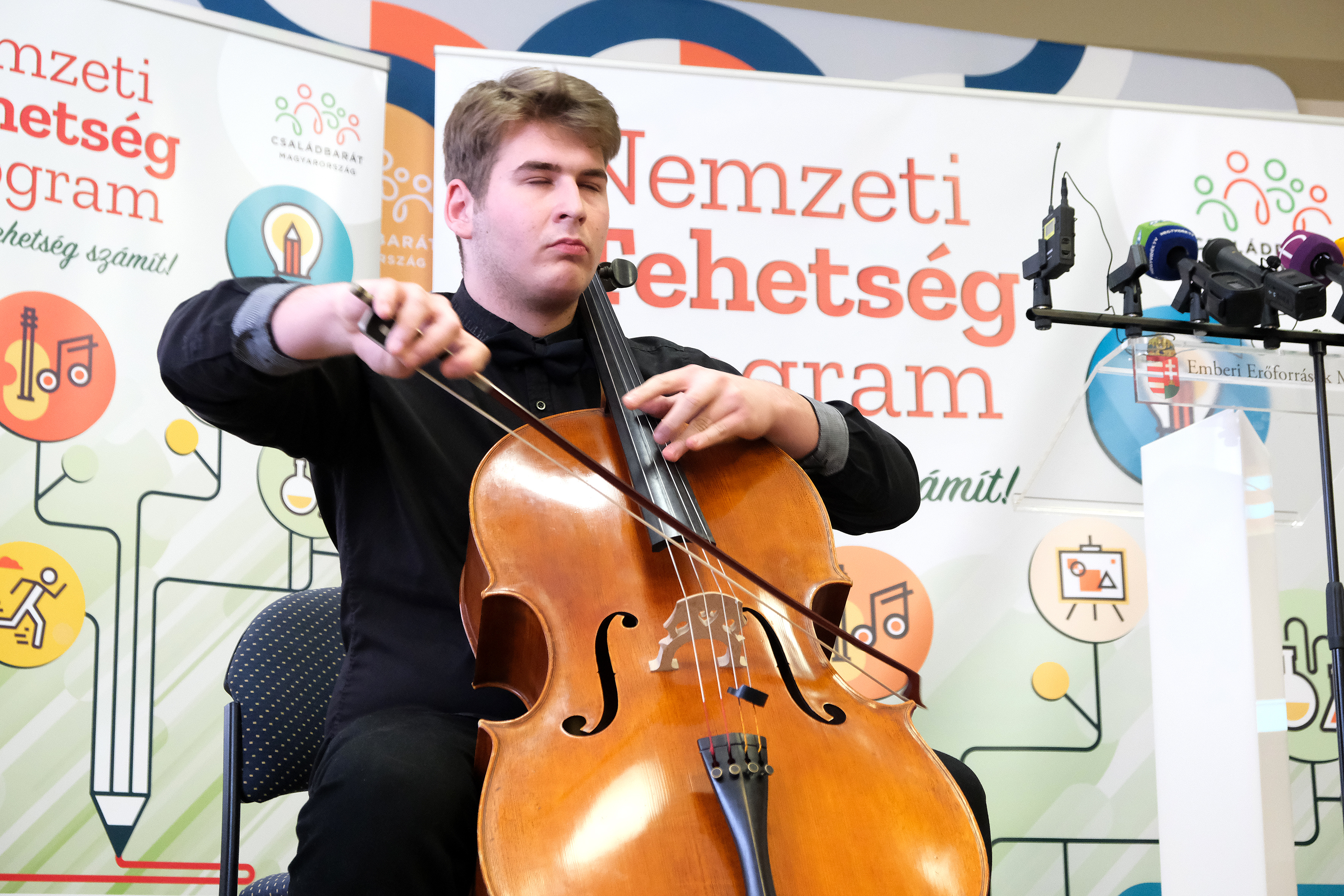 Ismét díjazzák a tehetségeket támogató pedagógusokat, önkormányzatokat 