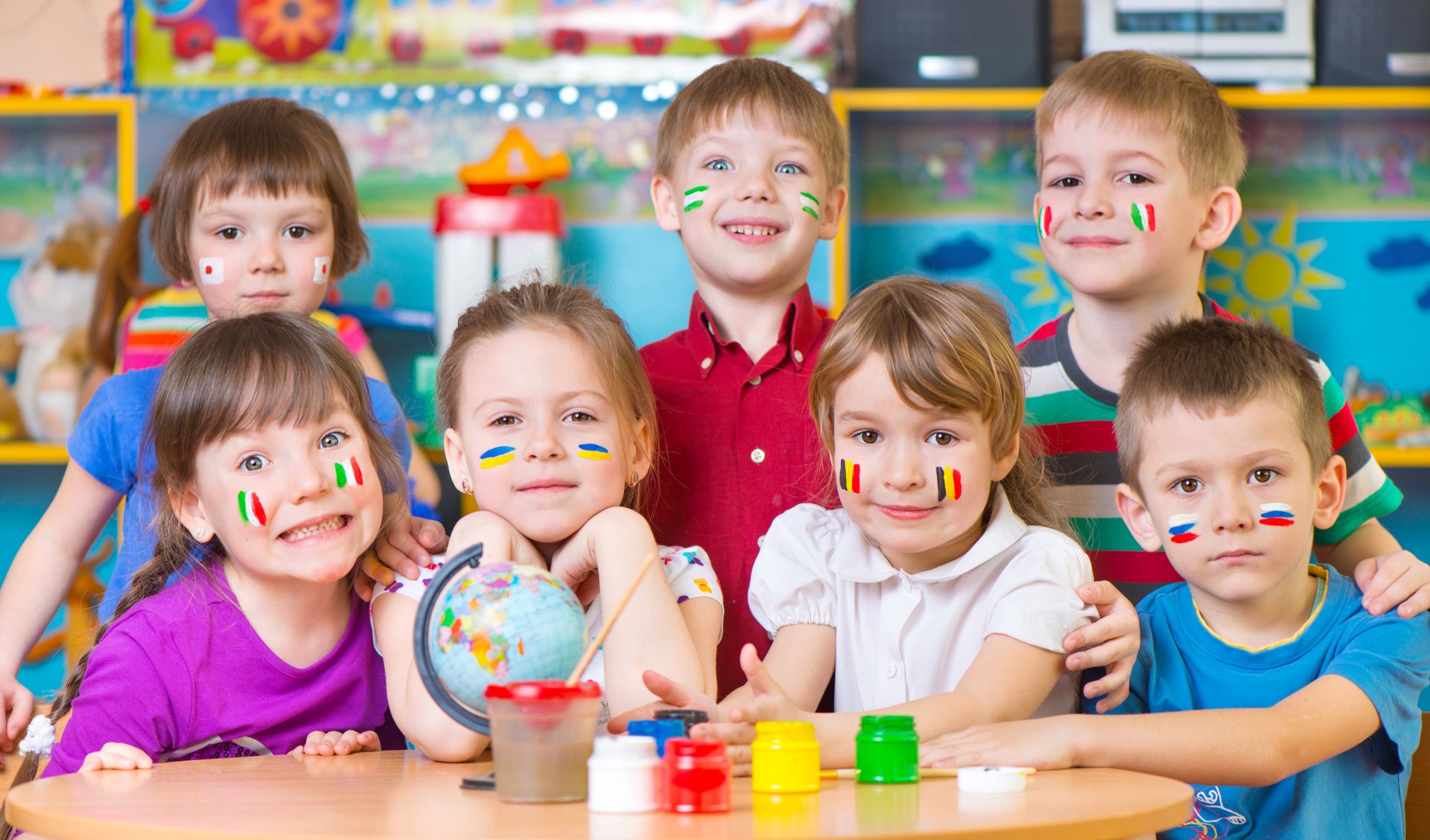 Kétnyelvű gyermekek: milyen hatással van a beszéd fejlődésére a két anyanyelv? 