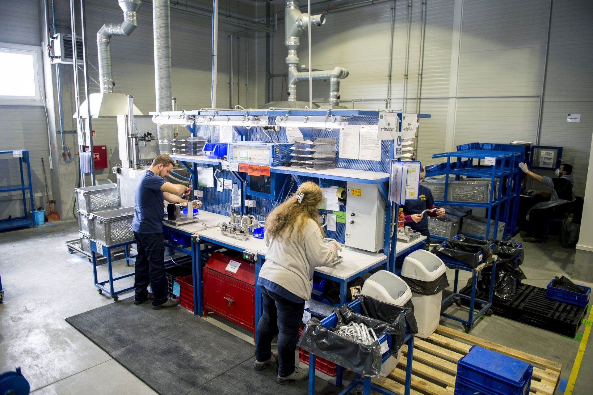 Ilyen órabérek várják a diákokat