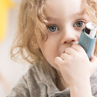 A nem megfelelő gyógyszerhasználat, a vírusfertőzés és a stressz is kockázatot jelent – ma van az asztma világnapja