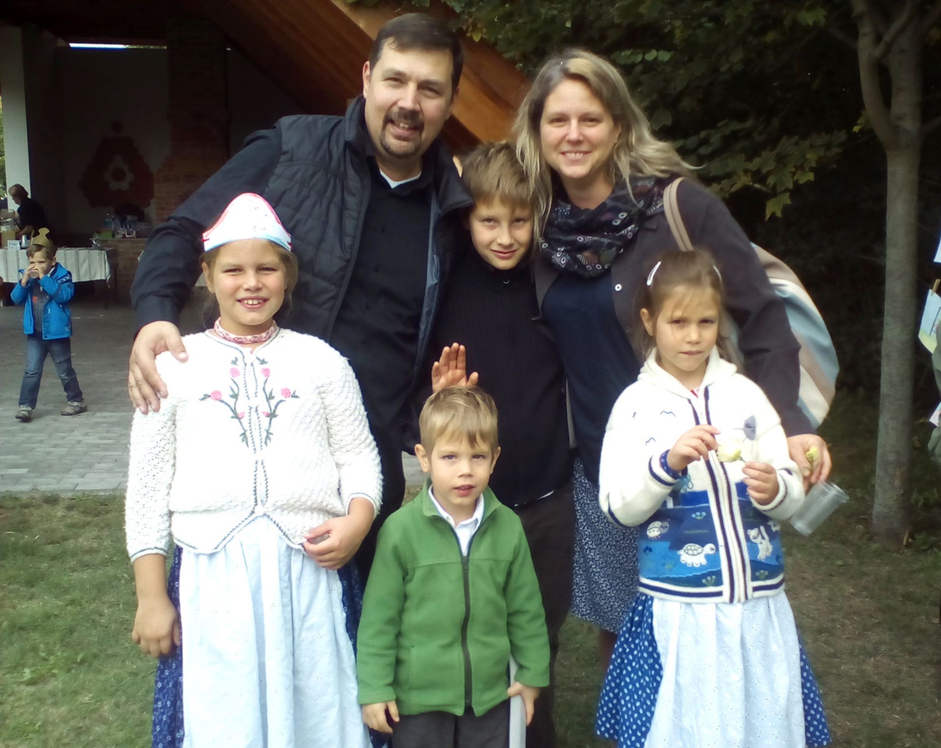 Kétüléses sportkocsi helyett nyolcszemélyes kisbuszra vágyom!