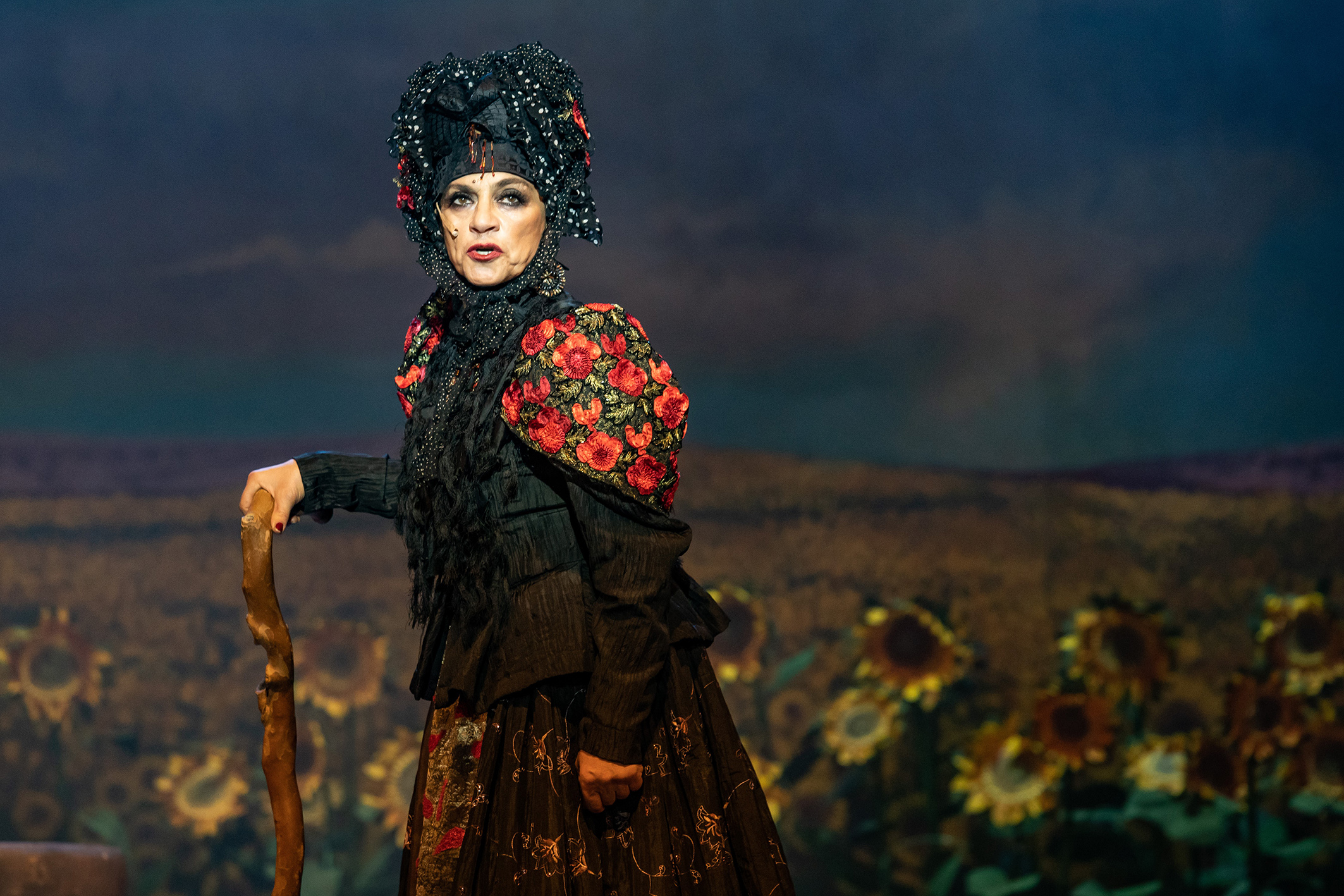 Papadimitriu Athina: „Akkor érzem jól magam, ha a lótrágyából mehetek a flitterbe”