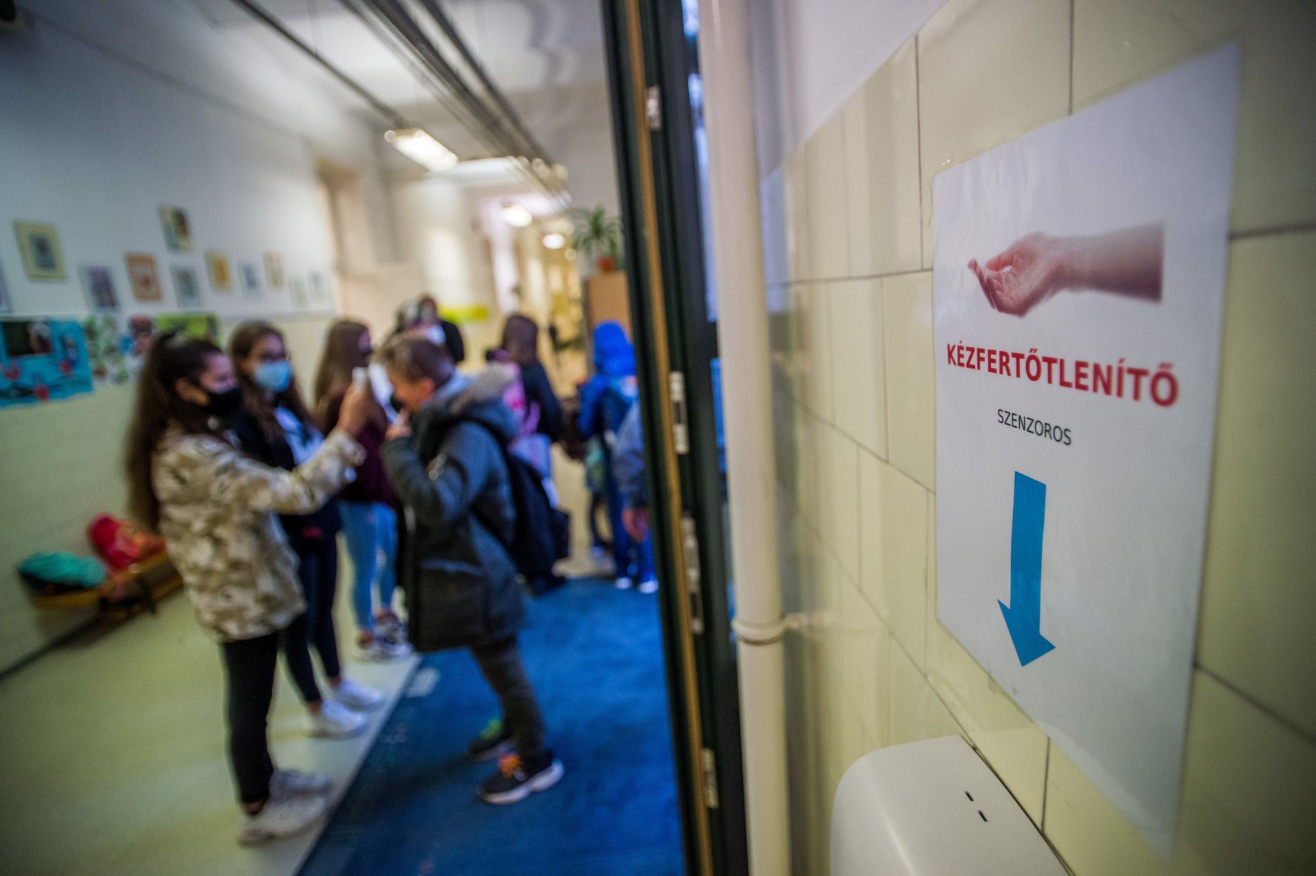 Fokozottan figyelni kell az egészségvédelmi szabályok betartására az iskolákban