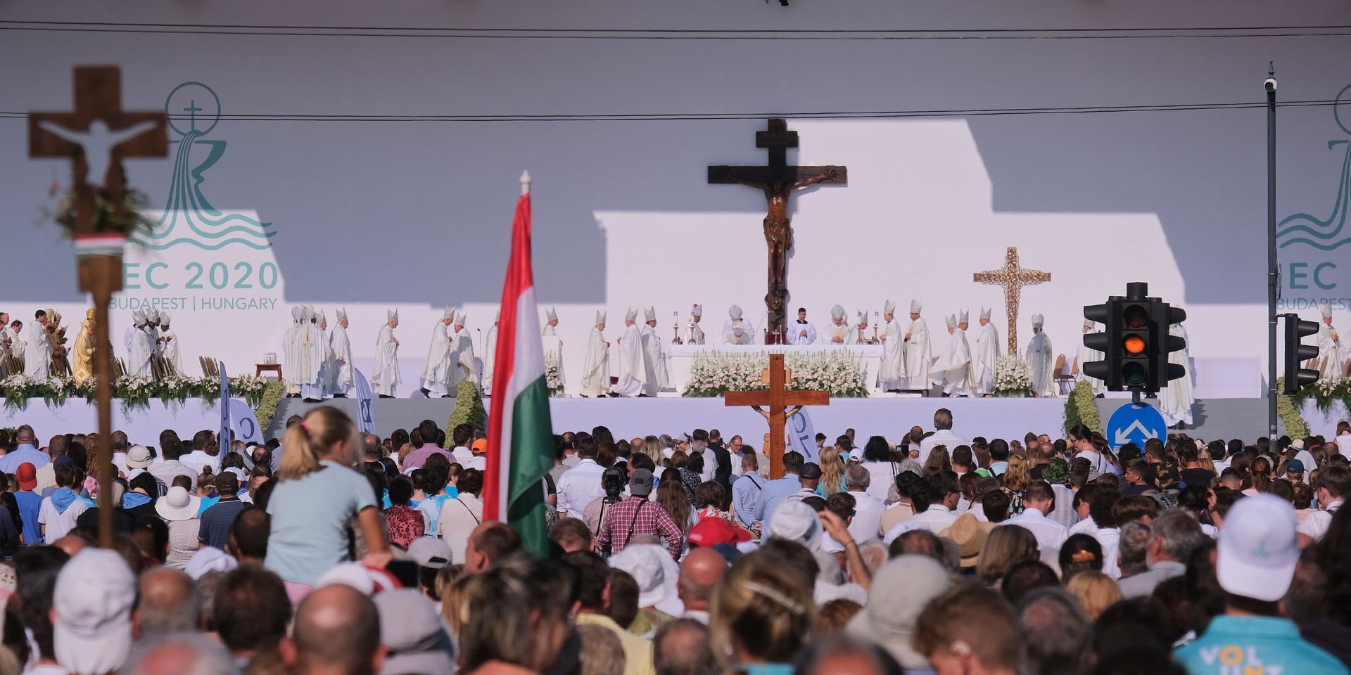 "Nem vagy egyedül" – megkezdődött az 52. Nemzetközi Eucharisztikus Kongresszus