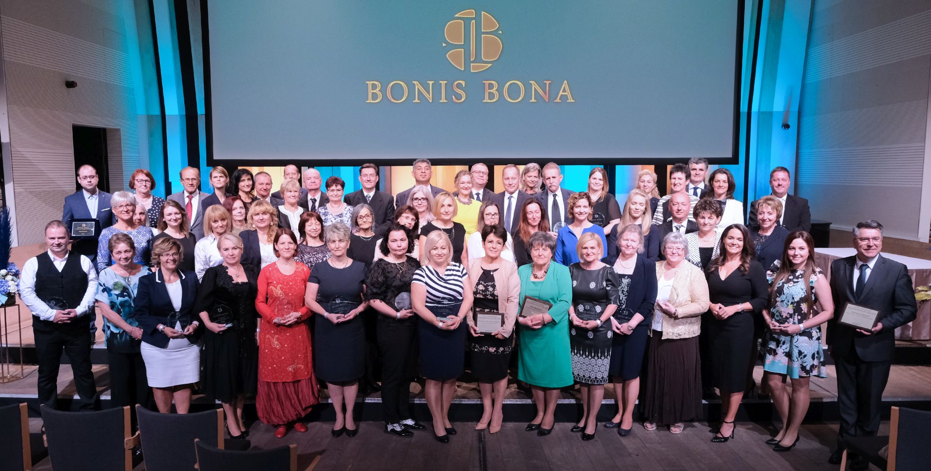 Az eszünkkel és a szívünkkel nyerhetünk – átadták a Bonis Bona-díjakat 